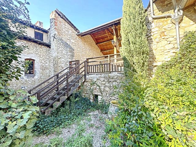 Maison 6 pièces 202 m²