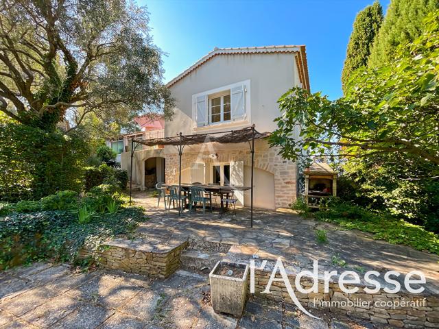 Maison 6 pièces 202 m²