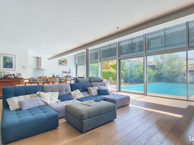 Maison 6 pièces 202 m²