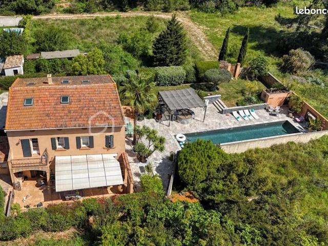 Maison 6 pièces 202 m²