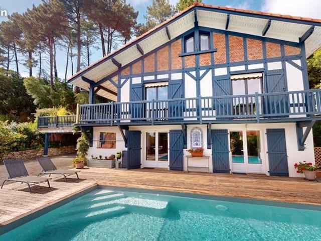 Maison 6 pièces 202 m²