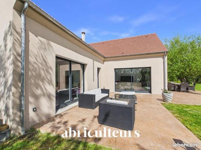Maison 6 pièces 202 m²