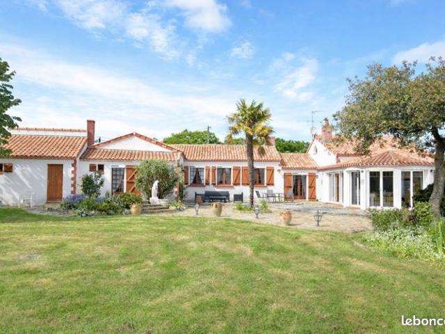 Maison 6 pièces 202 m²