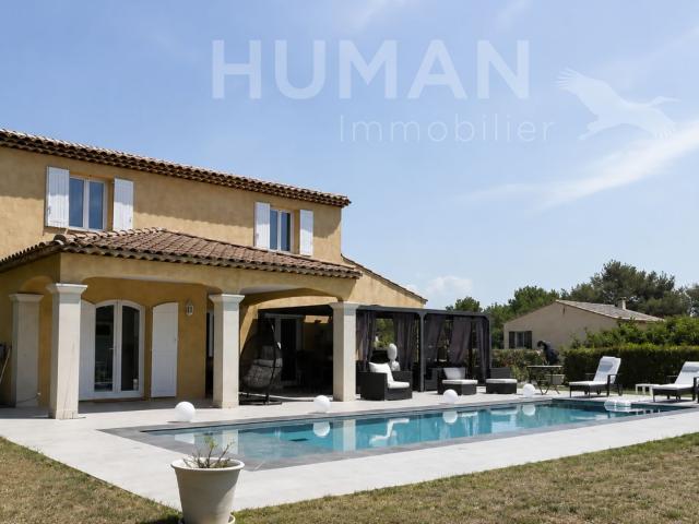 Maison 6 pièces 202 m²