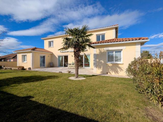 Maison 6 pièces 202 m²