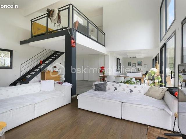 Maison 6 pièces 202 m²