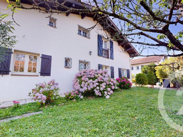 Maison 6 pièces 203 m²