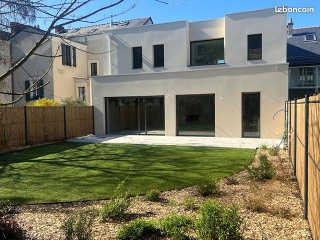 Maison 6 pièces 203 m²