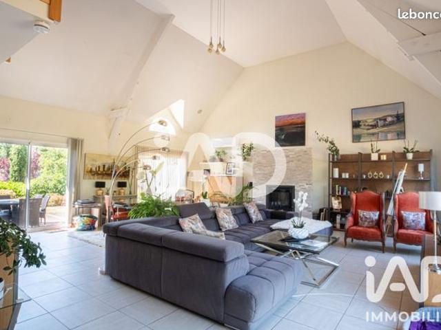 Maison 6 pièces 203 m²