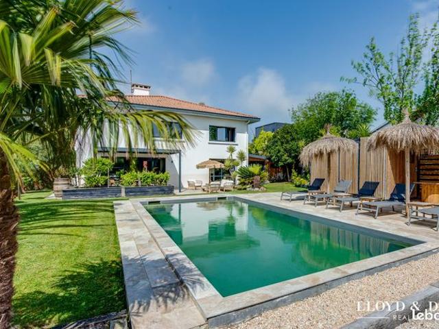 Maison 6 pièces 203 m²