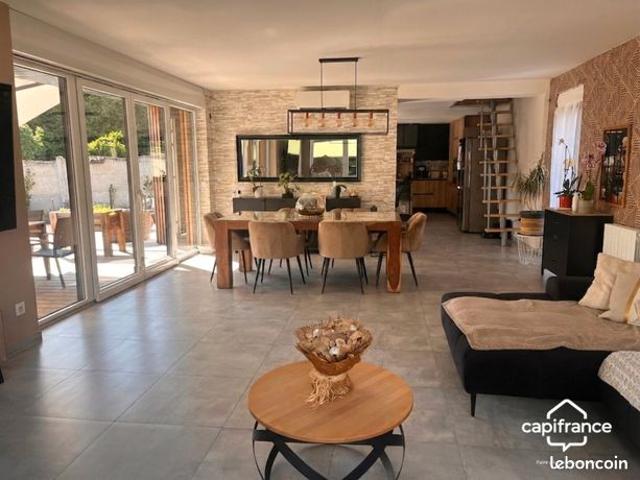 Maison 6 pièces 203 m²