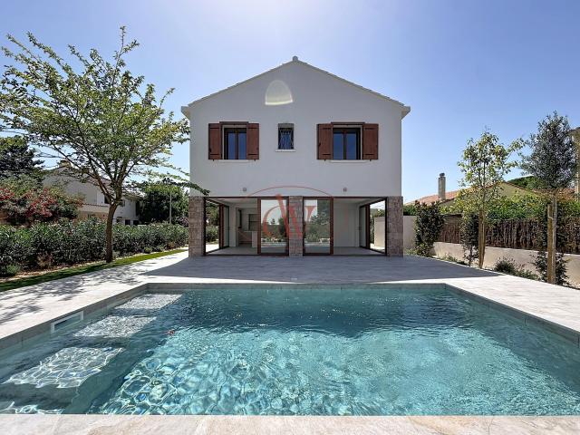 Maison 6 pièces 203 m²