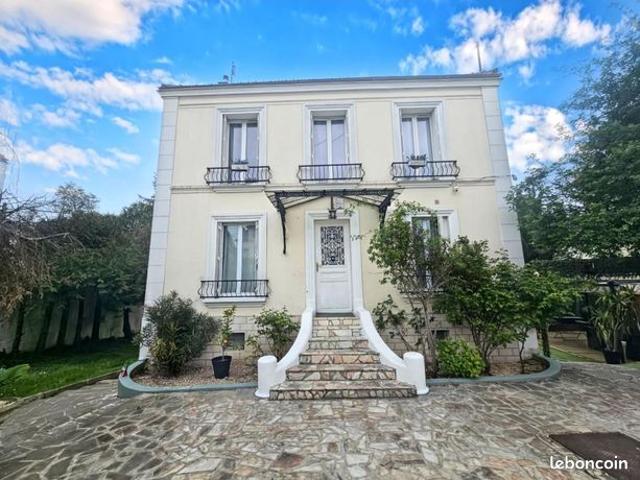 Maison 6 pièces 203 m²