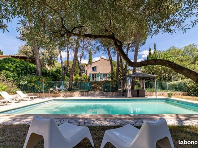 Maison 6 pièces 203 m²