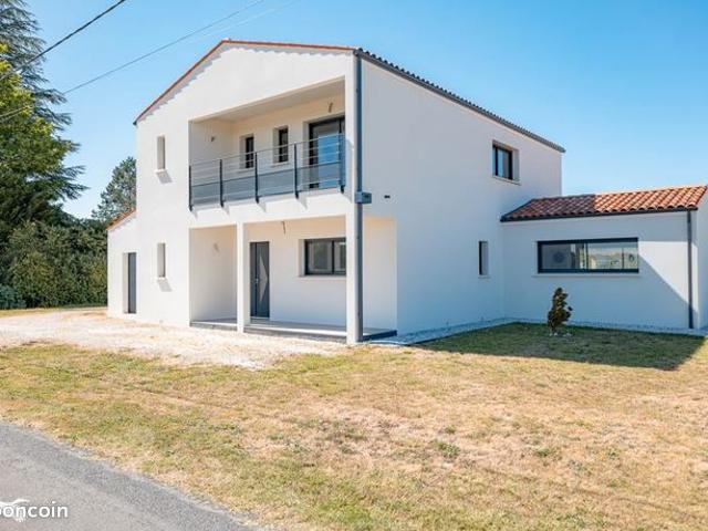 Maison 6 pièces 203 m²