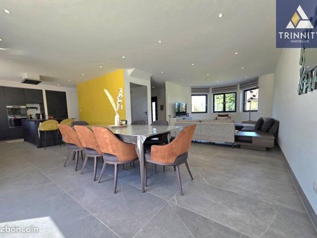 Maison 6 pièces 214 m²