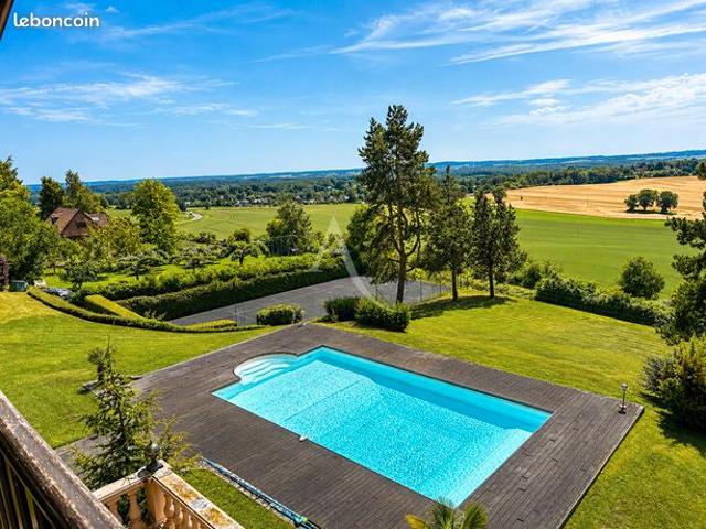 Maison 6 pièces 214 m²