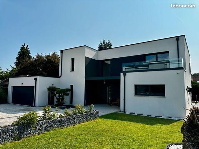 Maison 6 pièces 214 m²
