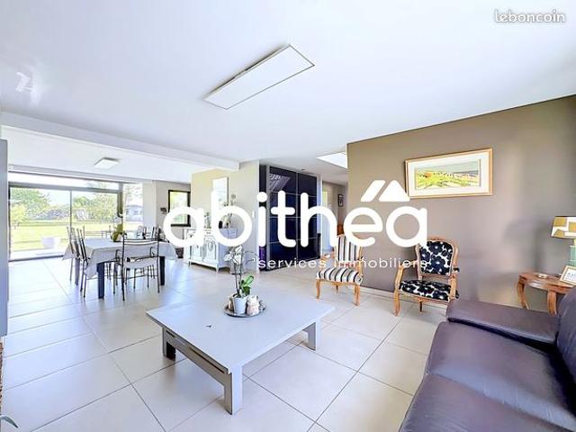 Maison 6 pièces 214 m²