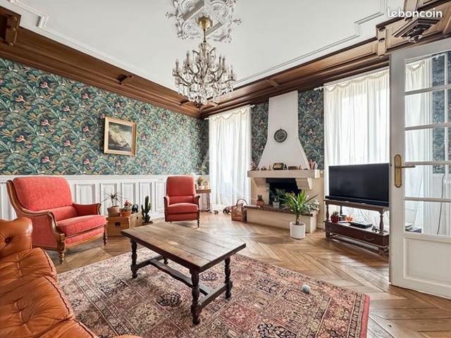 Maison 6 pièces 214 m²