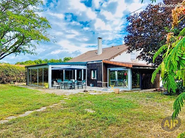 Maison 6 pièces 214 m²