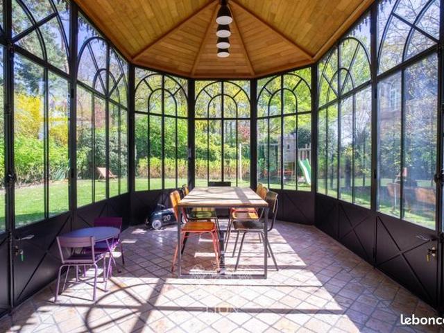 Maison 6 pièces 214 m²