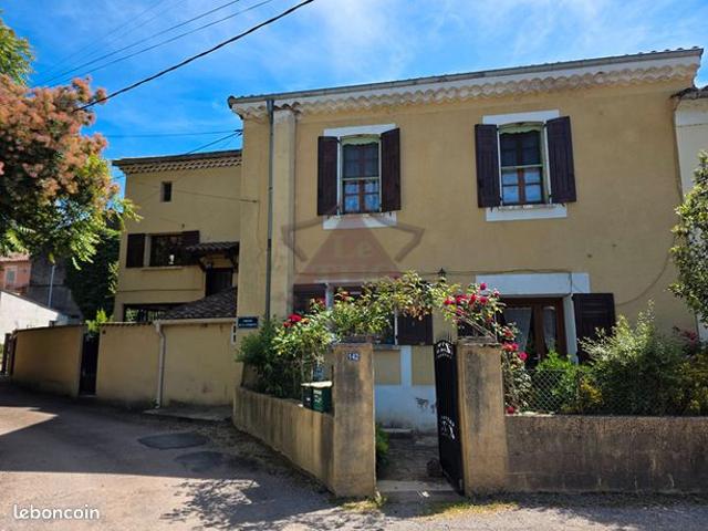 Maison 6 pièces 214 m²
