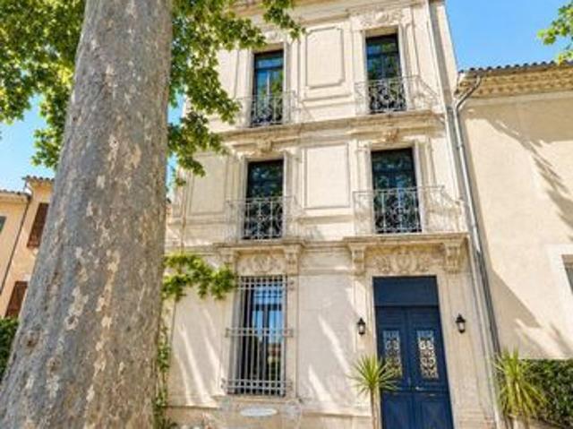 Maison 6 pièces 214 m²