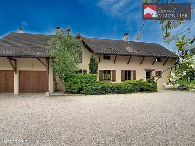 Maison 6 pièces 214 m²