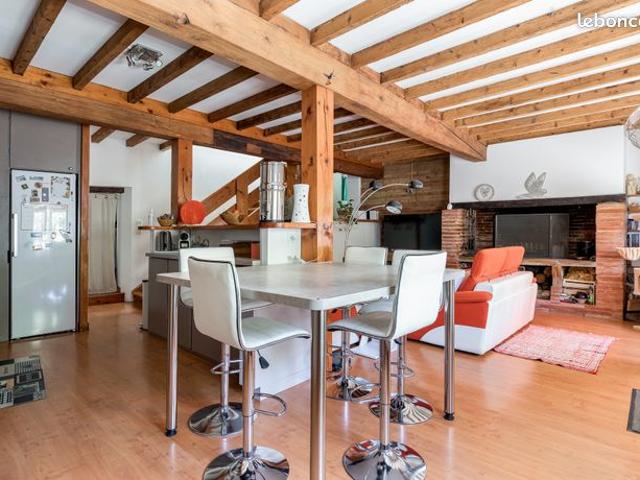 Maison 6 pièces 214 m²