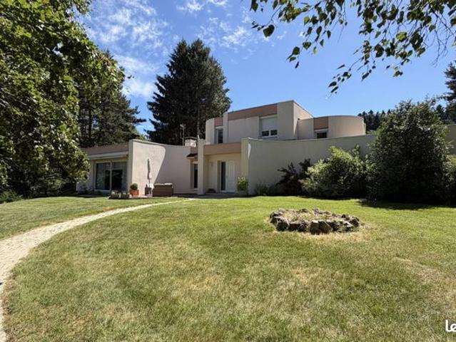 Maison 6 pièces 214 m²