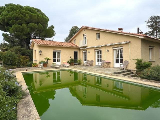 Maison 6 pièces 215 m²