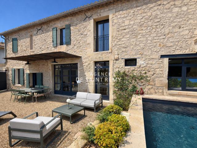 Maison 6 pièces 215 m²