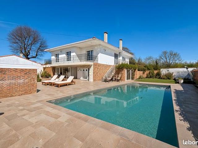 Maison 6 pièces 215 m²
