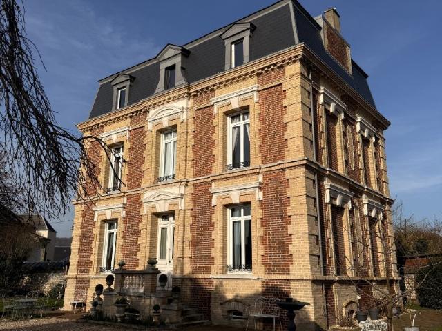 Maison 6 pièces 215 m²
