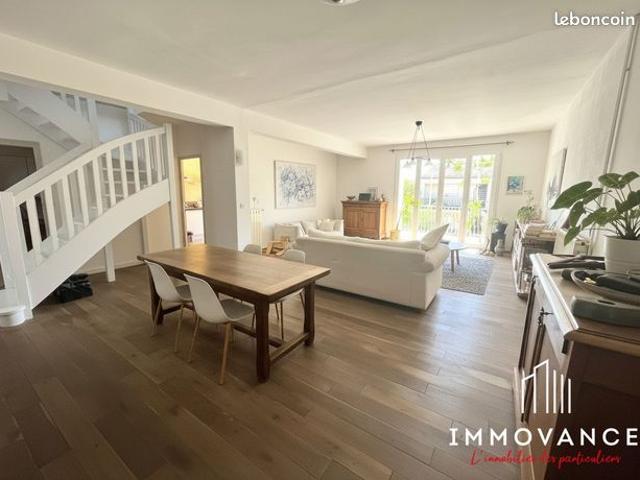 Maison 6 pièces 215 m²