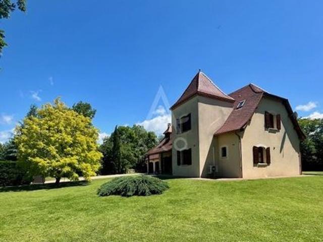 Maison 6 pièces 215 m²