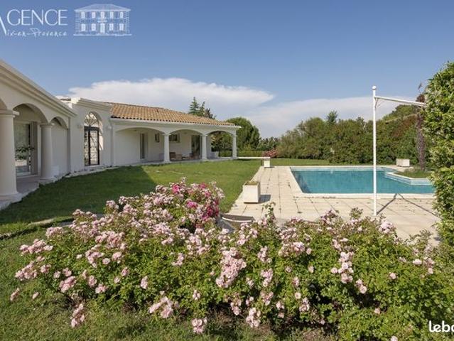 Maison 6 pièces 215 m²