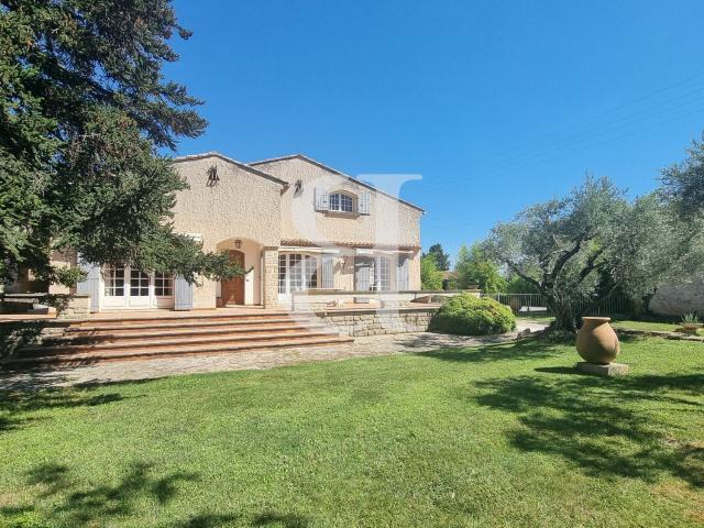Maison 6 pièces 215 m²