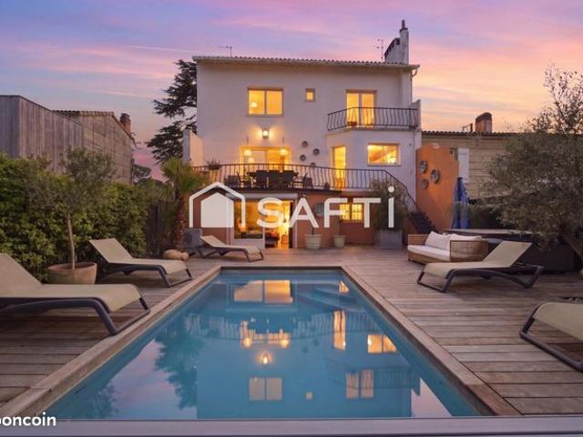 Maison 6 pièces 215 m²