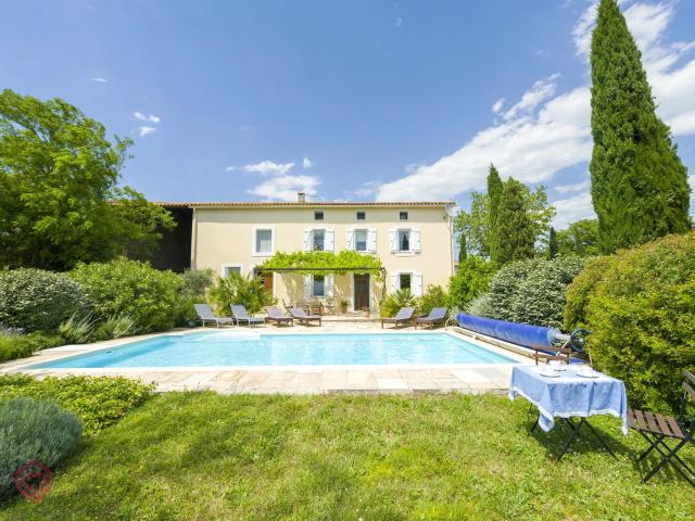 Maison 6 pièces 215 m²