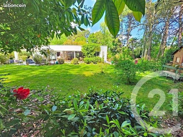 Maison 6 pièces 215 m²