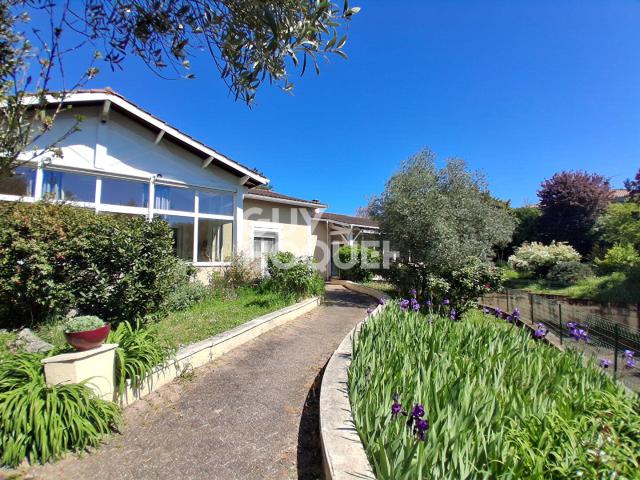Maison 6 pièces 215 m²
