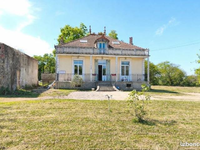 Maison 6 pièces 215 m²