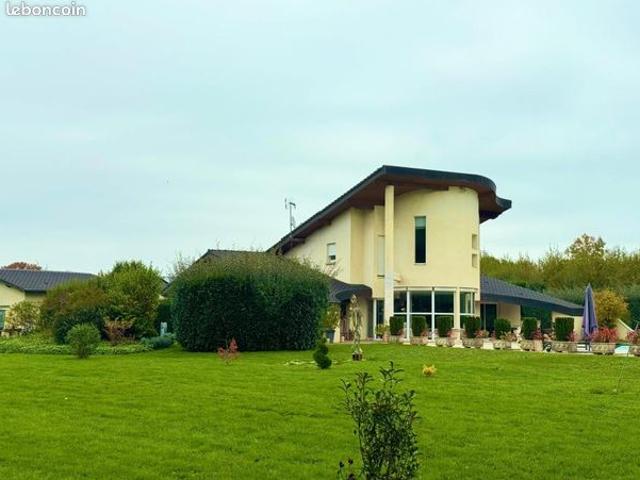 Maison 6 pièces 215 m²