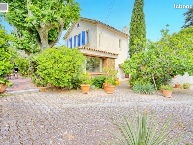 Maison 6 pièces 215 m²