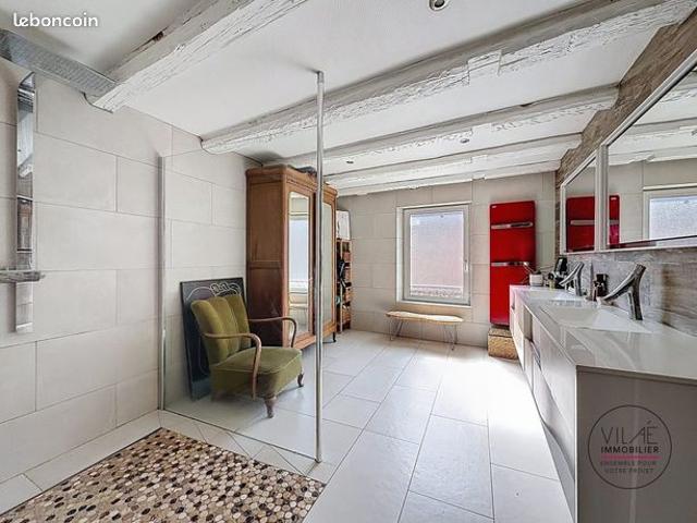 Maison 6 pièces 215 m²