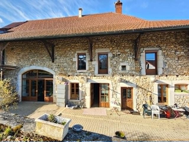 Maison 6 pièces 216 m²
