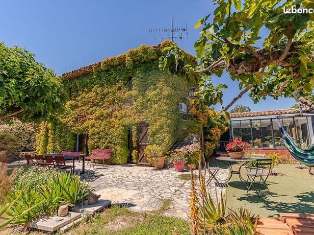 Maison 6 pièces 216 m²