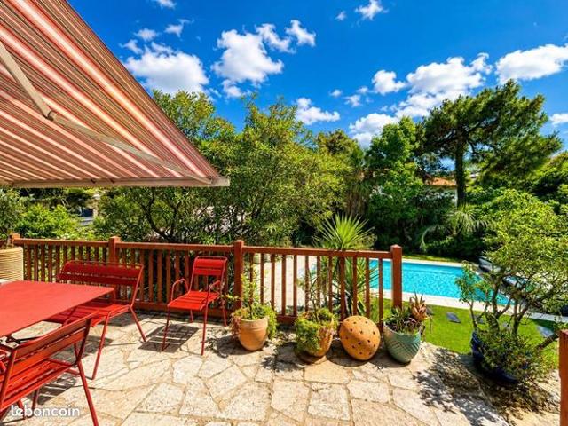 Maison 6 pièces 216 m²